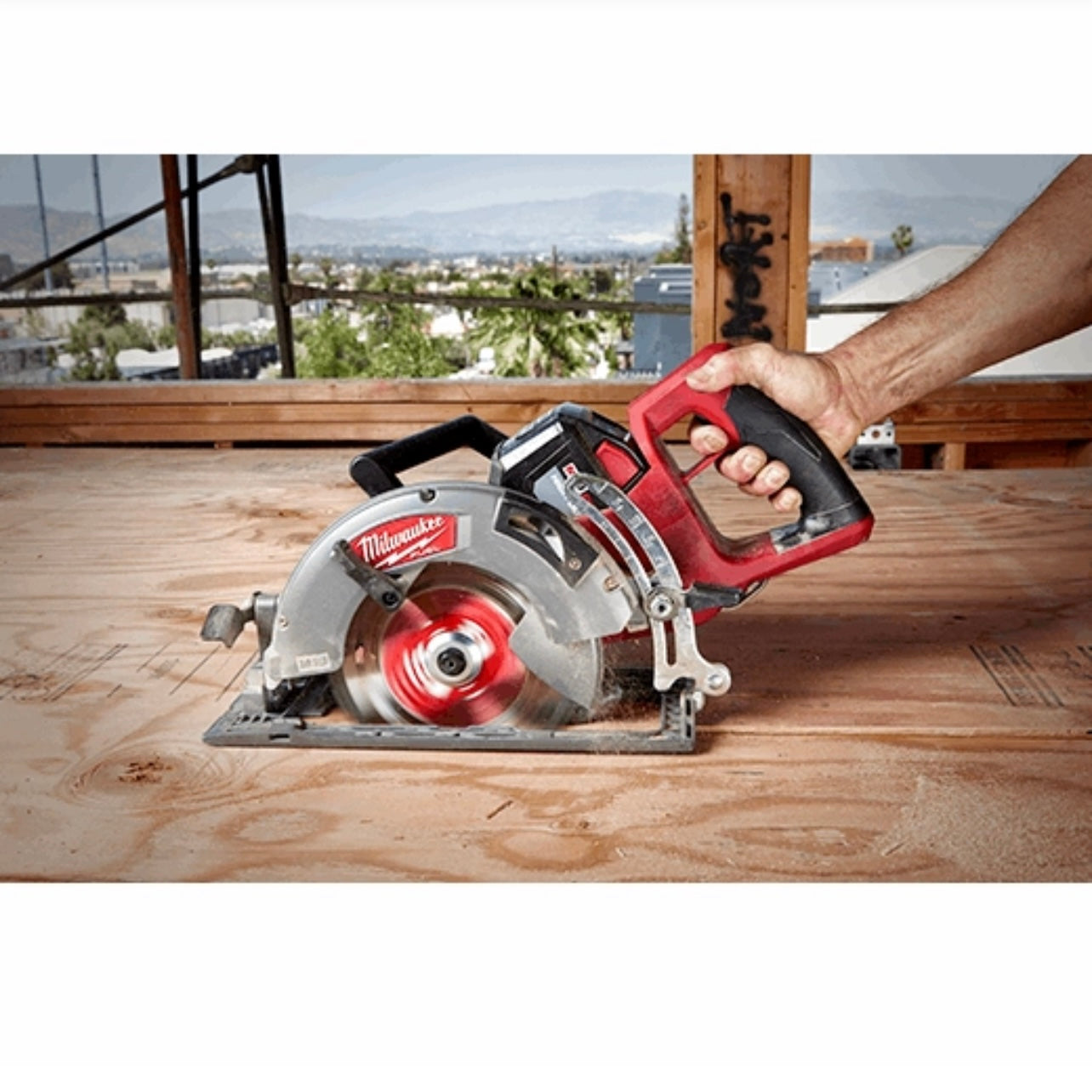 Used Milwaukee 2830-20 M18 FUEL Rear Handle 7-1/4" Circular Saw - Tool Only