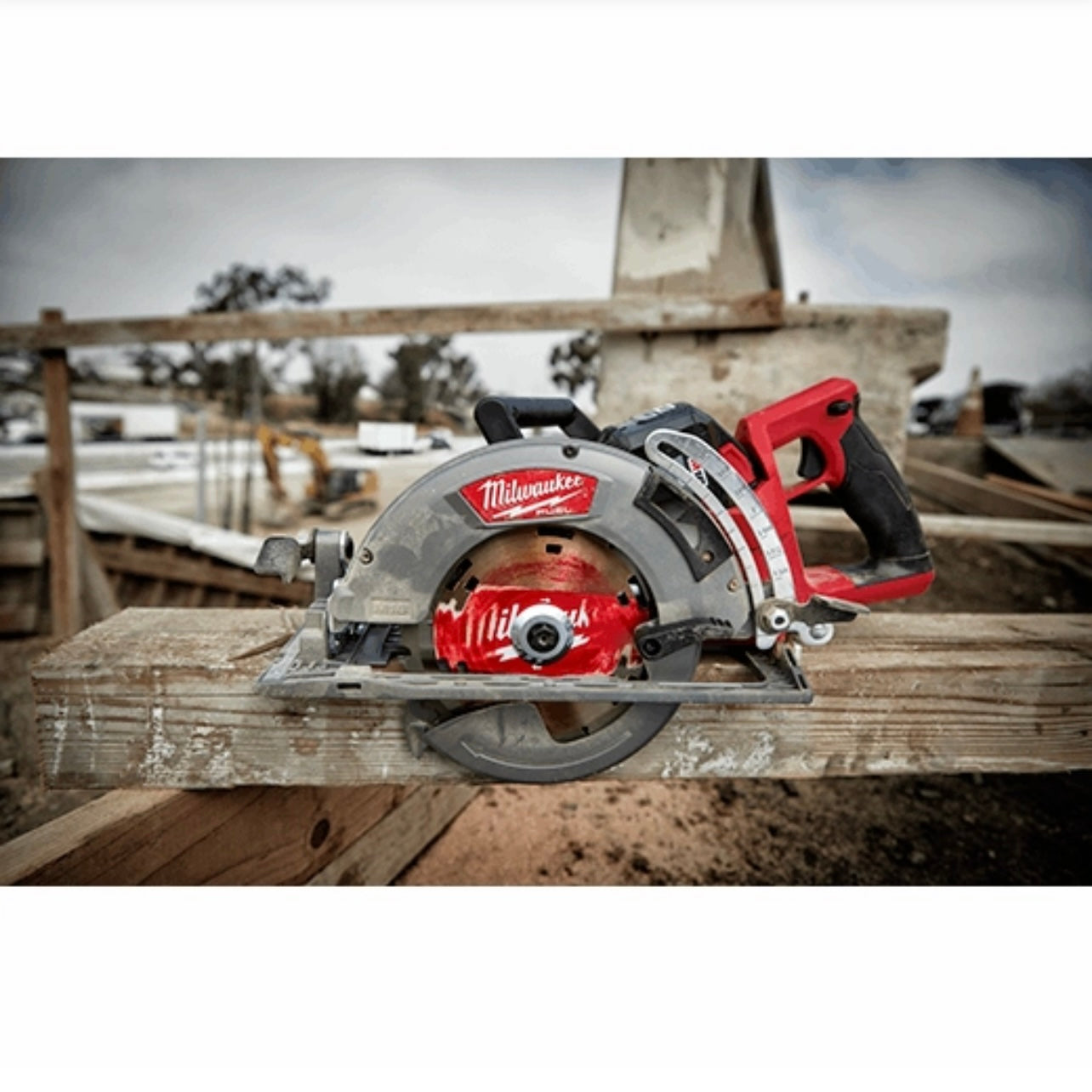 Used Milwaukee 2830-20 M18 FUEL Rear Handle 7-1/4" Circular Saw - Tool Only