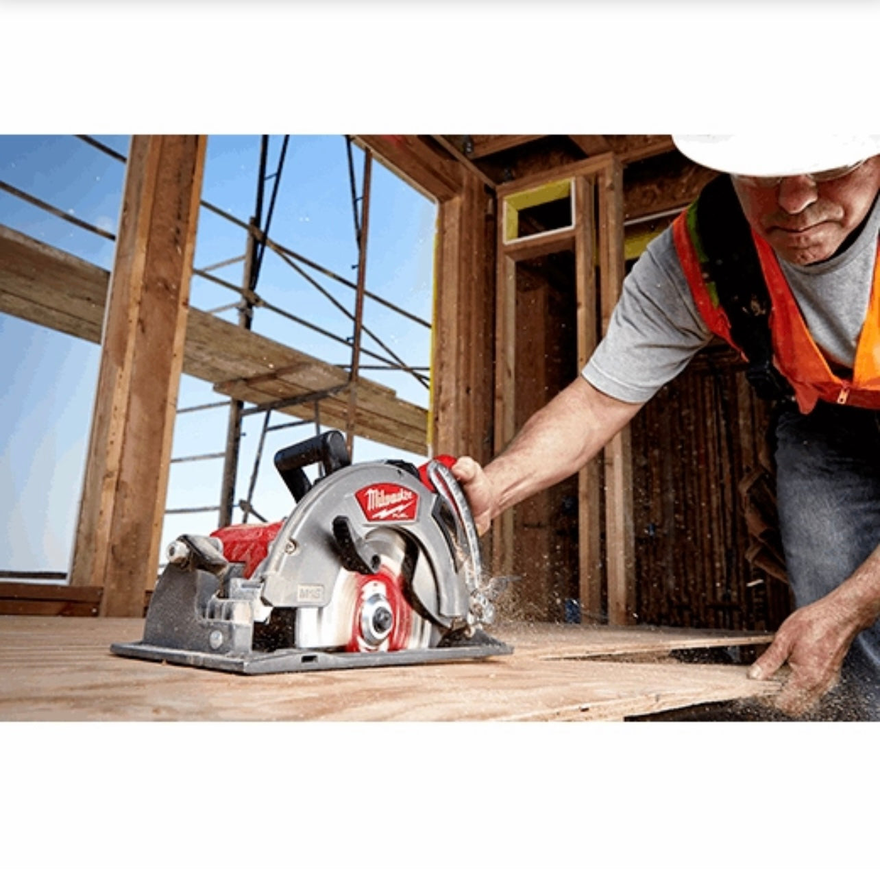 Used Milwaukee 2830-20 M18 FUEL Rear Handle 7-1/4" Circular Saw - Tool Only