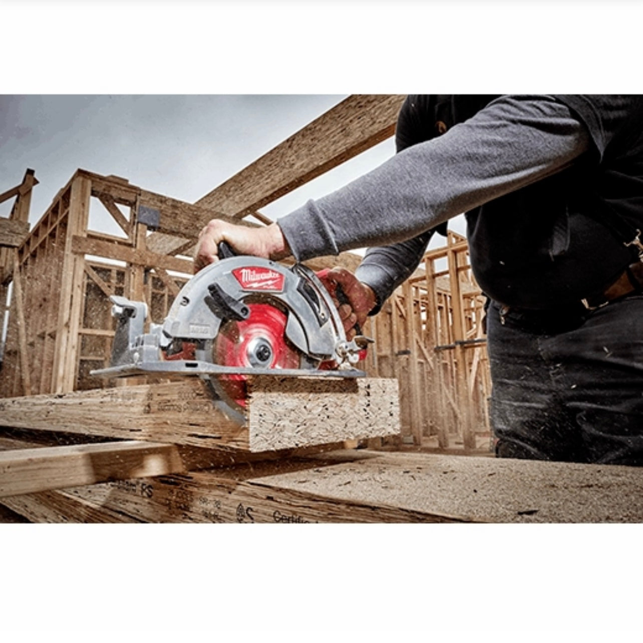 Used Milwaukee 2830-20 M18 FUEL Rear Handle 7-1/4" Circular Saw - Tool Only