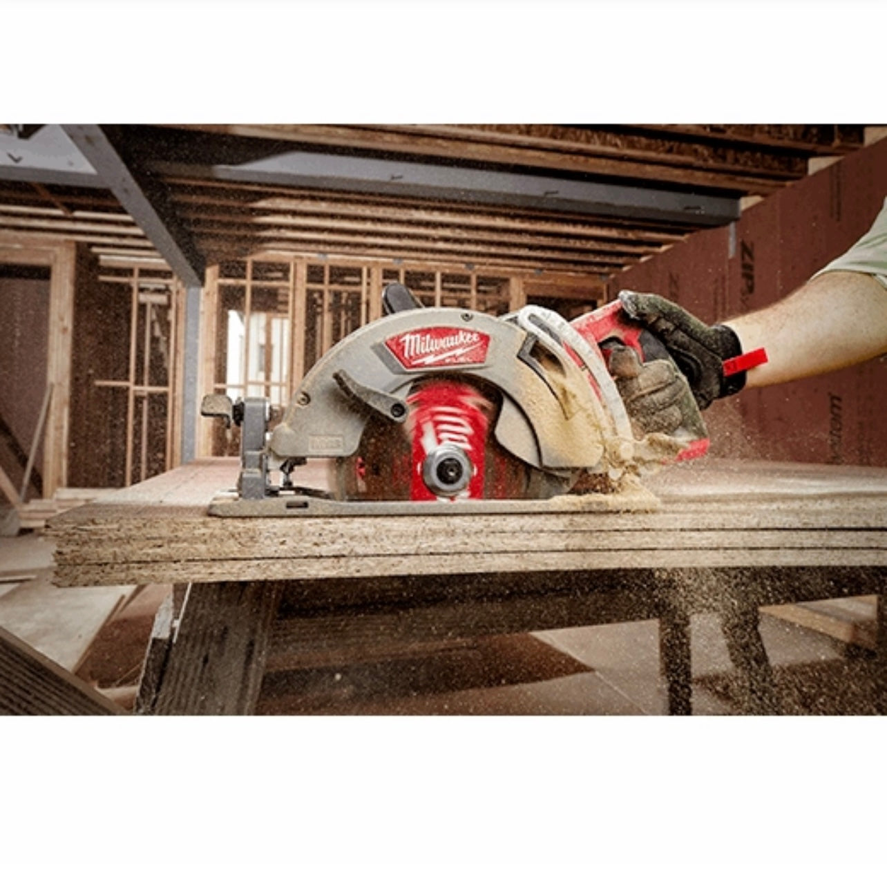 Used Milwaukee 2830-20 M18 FUEL Rear Handle 7-1/4" Circular Saw - Tool Only