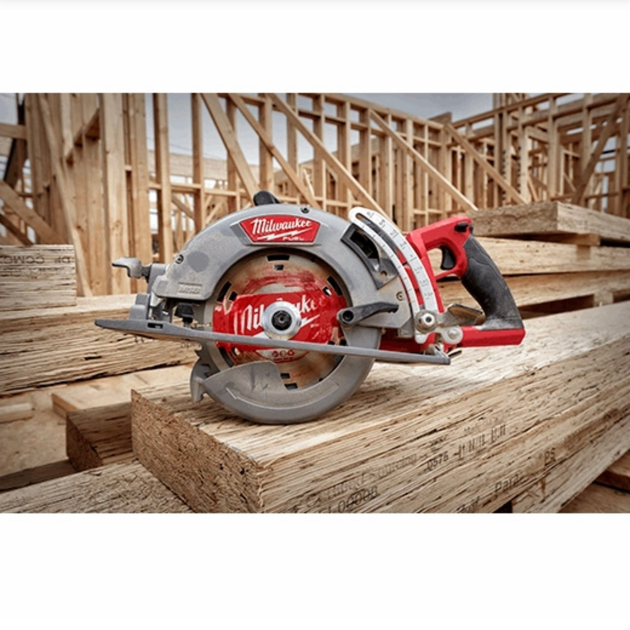 Used Milwaukee 2830-20 M18 FUEL Rear Handle 7-1/4" Circular Saw - Tool Only